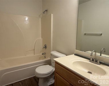 6319 Elliott Drive - Photo Thumbnail 14