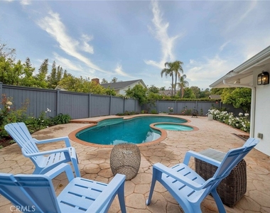 16544 Greenleaf Street - Photo Thumbnail 22