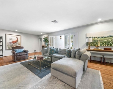 16544 Greenleaf Street - Photo Thumbnail 9