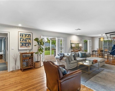 16544 Greenleaf Street - Photo Thumbnail 5