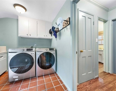 16544 Greenleaf Street - Photo Thumbnail 19