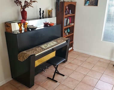 12944 Woodbridge Street - Photo Thumbnail 10