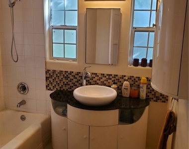 12944 Woodbridge Street - Photo Thumbnail 8