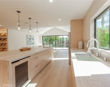 6144 Zelzah Avenue - Photo Thumbnail 8