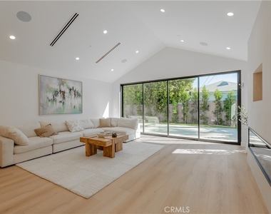 6144 Zelzah Avenue - Photo Thumbnail 17