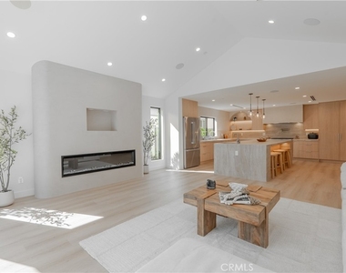6144 Zelzah Avenue - Photo Thumbnail 14