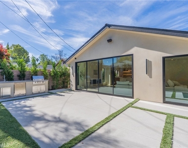 6144 Zelzah Avenue - Photo Thumbnail 22