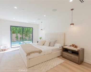 6144 Zelzah Avenue - Photo Thumbnail 26