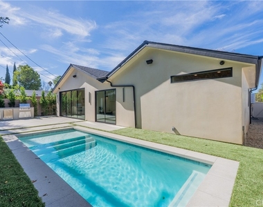 6144 Zelzah Avenue - Photo Thumbnail 19