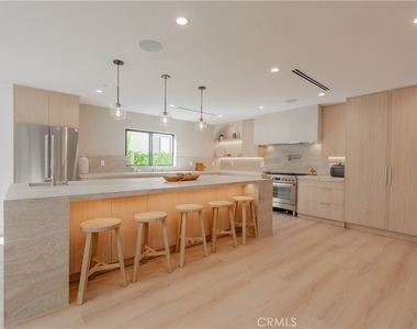 6144 Zelzah Avenue - Photo Thumbnail 9