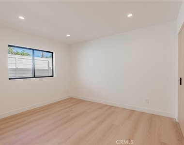 6144 Zelzah Avenue - Photo Thumbnail 33