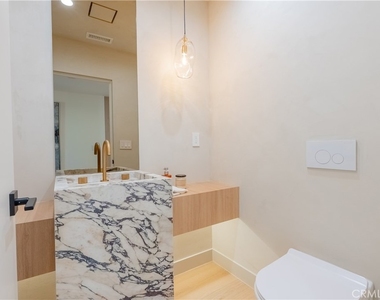 6144 Zelzah Avenue - Photo Thumbnail 25