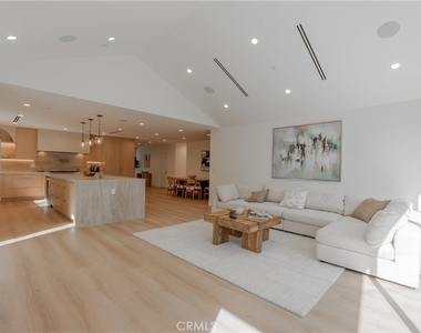 6144 Zelzah Avenue - Photo Thumbnail 16