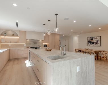 6144 Zelzah Avenue - Photo Thumbnail 11
