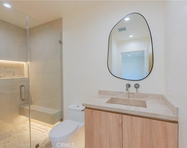 6144 Zelzah Avenue - Photo Thumbnail 34