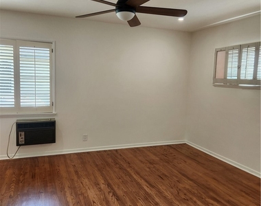10504 Dunleer Drive - Photo Thumbnail 9