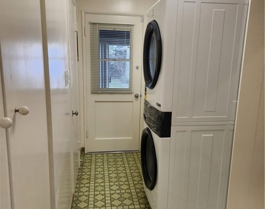 10504 Dunleer Drive - Photo Thumbnail 11