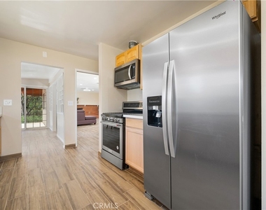 11760 Lasselle Street - Photo Thumbnail 7