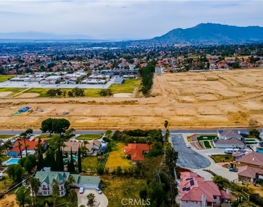 11760 Lasselle Street - Photo Thumbnail 34