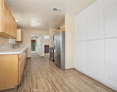 11760 Lasselle Street - Photo Thumbnail 12