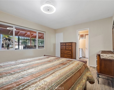 11760 Lasselle Street - Photo Thumbnail 16