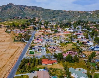 11760 Lasselle Street - Photo Thumbnail 32