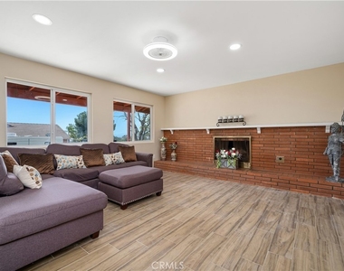 11760 Lasselle Street - Photo Thumbnail 4