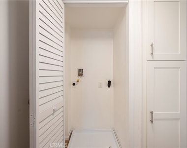 26941 Rainbow Glen Drive - Photo Thumbnail 18