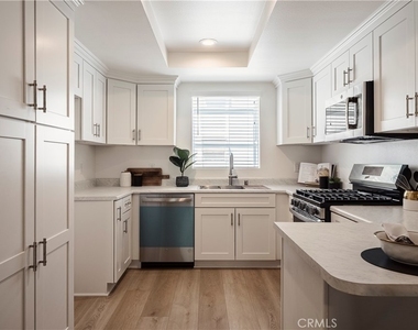 26941 Rainbow Glen Drive - Photo Thumbnail 2