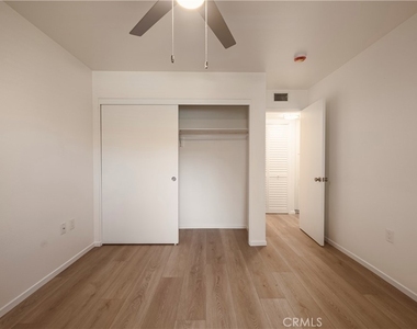 26941 Rainbow Glen Drive - Photo Thumbnail 16