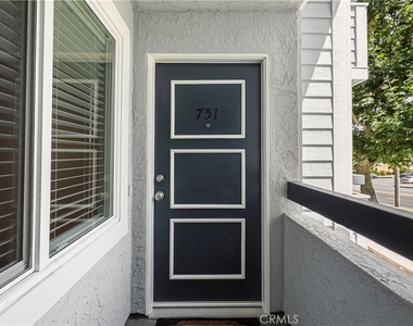 26941 Rainbow Glen Drive - Photo Thumbnail 26
