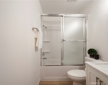 26941 Rainbow Glen Drive - Photo Thumbnail 19