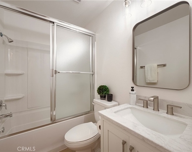 26941 Rainbow Glen Drive - Photo Thumbnail 20