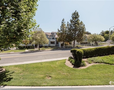26941 Rainbow Glen Drive - Photo Thumbnail 24