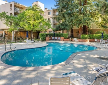 470 N Civic Dr - Photo Thumbnail 50