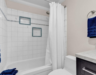 470 N Civic Dr - Photo Thumbnail 35