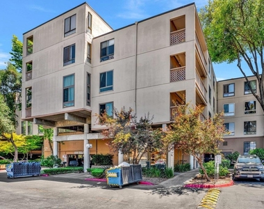 470 N Civic Dr - Photo Thumbnail 2