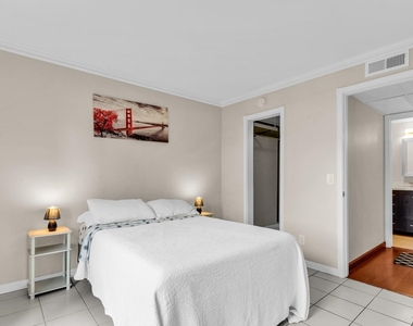 470 N Civic Dr - Photo Thumbnail 29