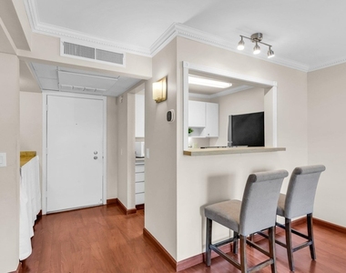470 N Civic Dr - Photo Thumbnail 19