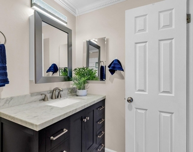 470 N Civic Dr - Photo Thumbnail 36
