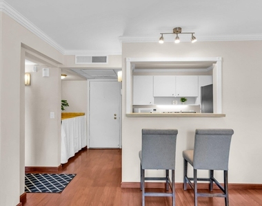 470 N Civic Dr - Photo Thumbnail 20
