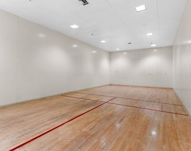 470 N Civic Dr - Photo Thumbnail 48