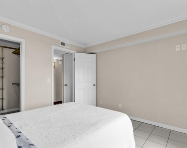 470 N Civic Dr - Photo Thumbnail 30