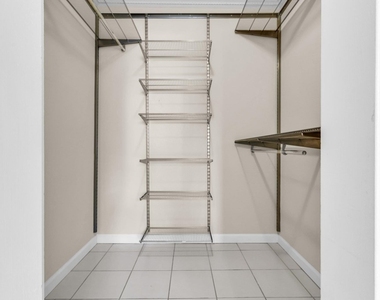 470 N Civic Dr - Photo Thumbnail 33