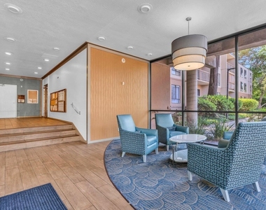 470 N Civic Dr - Photo Thumbnail 4