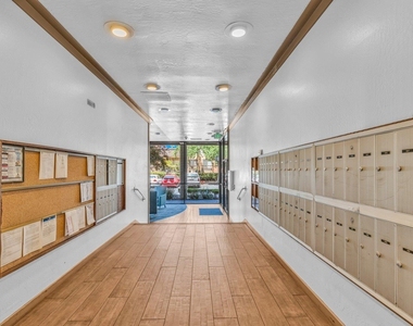 470 N Civic Dr - Photo Thumbnail 6