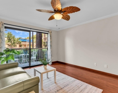470 N Civic Dr - Photo Thumbnail 22