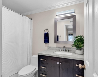 470 N Civic Dr - Photo Thumbnail 34