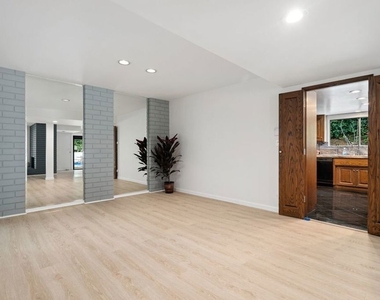 3135 Chandelle Road - Photo Thumbnail 7