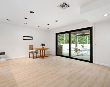 3135 Chandelle Road - Photo Thumbnail 8